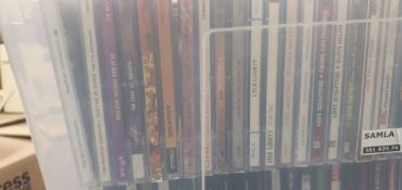 LARGE COLLECTION OF APPROXIMATELY 200 MUSIC CD'S