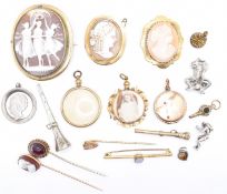 COLLECTION WHITE & YELLOW METAL JEWELLERY