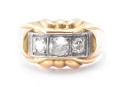 18CT GOLD & DIAMOND THREE STONE RING