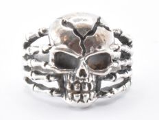 SILVER GOTHIC SKULL RING