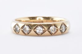 9CT GOLD & DIAMOND BAND RING