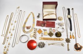 COLLECTION OF VINTAGE COSTUME JEWELLERY