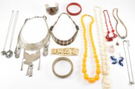 COLLECTION OF VINTAGE COSTUME JEWELLERY