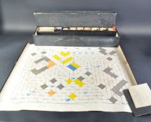 VINTAGE 1930'S DRAKE BOARD GAME