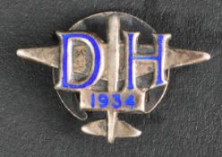 SCARCE ORIGINAL WWII DE HAVILLAND AIRCRAFT COMPANY SILVER BADGE