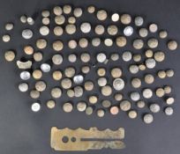 COLLECTION OF WWI FIRST WORLD WAR MILITARY BUTTONS