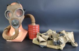 ORIGINAL WWII SECOND WORLD WAR 1940 SERVICE RESPIRATOR GAS MASK