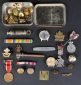 COLLECTION OF ASSORTED WWI & WWII BUTTONS, BADGES ETC