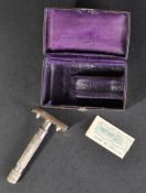 ESCAPE & EVASION - WWII SHAVING RAZOR WITH COMPASS RAZOR BLADE