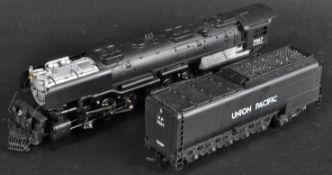 RIVAROSSI HO / 00 GAUGE MODEL RAILWAY LOCOMOTIVE ' UNION PACIFIC '