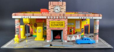 ORIGINAL VINTAGE METTOY TINPLATE PETROL FILLING STATION