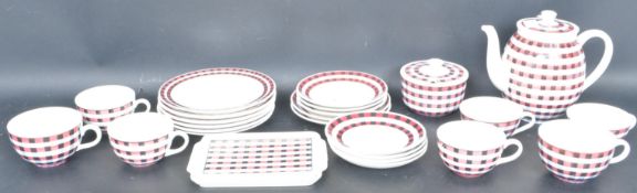 20TH CENTURY VILLEROY AND BOCH CERAMIC PORCELAIN TEA SERVICE