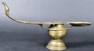 19TH CENTURY INDIAN CHANGALAVATTA BRASS OIL LAMP