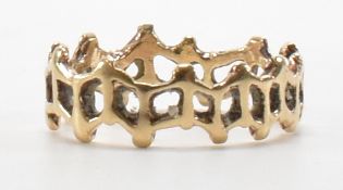 VINTAGE HALLMARKED 9CT GOLD PIERCED RING