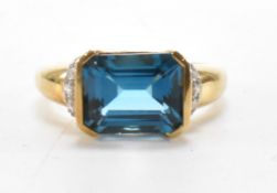 HALLMARKED 9CT TOPAZ & DIAMOND RING