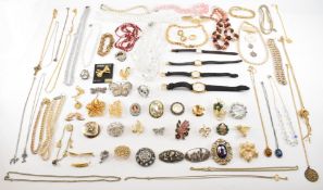 COLLECTION OF VINTAGE COSTUME JEWELLERY