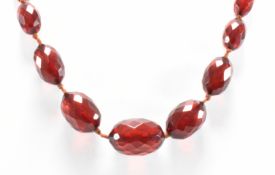 1930S ART DECO BAKELITE BEADED NECKLACE