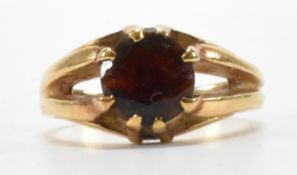 VINTAGE GOLD & GARNET SET RING