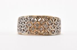 HALLMARKED 9CT GOLD & DIAMOND RING