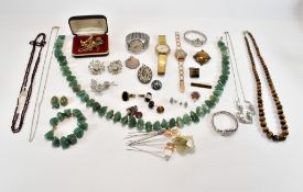 ASSORTMENT OF COSTUME JEWELLERY & WATCHES