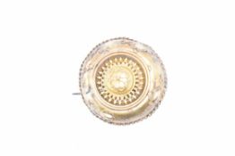 VICTORIAN GOLD ROUNDEL MOUNRING BROOCH