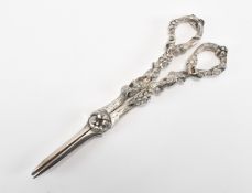PAIR OF VICTORIAN SILVER GRAPE SCISSORS