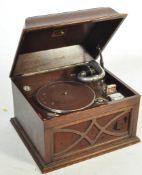 VINTAGE 20TH CENTURY HMV WIND UP GRAMOPHONE