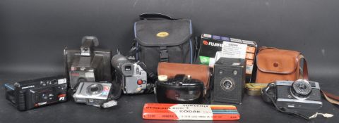 COLLECTION OF VINTAGE CAMERAS