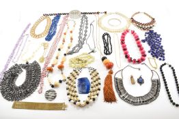 COLLECTION OF VINTAGE COSTUME JEWELLERY