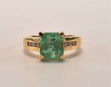 HALLMARKED 18CT GOLD EMERALD & DIAMOND RING