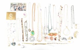 COLLECTION OF VINTAGE COSTUME JEWELLERY