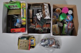 LARGE COLLECTION OF ASSORTED 00 GAUGE TRACKSIDE ACCESSORIES