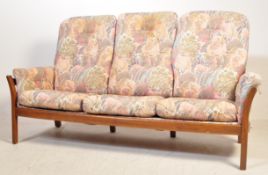A RETRO VINTAGE 1960S ERCOL SAVILLE 3 SEATER SOFA W/ ARMCHAIR