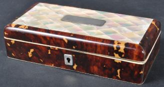 19TH CENTURY VICTORIAN TORTOISE SHELL RAZOR BOX