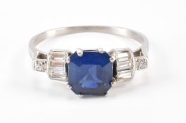 VINTAGE PLATINUM SAPPHIRE & DIAMOND RING