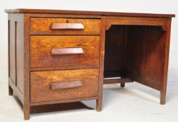 20TH CENTURY OAK KNEEHOLE WRITING TABLE DESK