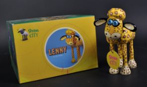 SHAUN THE SHEEP - SHAUN IN THE CITY COLLECTABLE FIGURINE