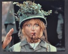 GOLDIE HAWN - PRIVATE BENJAMIN - AUTOGRAPHED 8X10