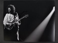 QUEEN - BRIAN MAY - AUTOGRAPHED 8X10