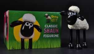 SHAUN THE SHEEP - SHAUN IN THE CITY COLLECTABLE FIGURINE