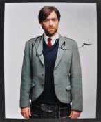 OUTLANDER (TV SERIES) - RICHARD RANKIN - SIGNED PHOTO - AFTAL