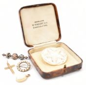 ASSORTMENT OF GOLD & SILVER JEWELLERY - VICTORIAN & LATER