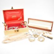 VINTAGE COSTUME JEWELLERY - LOTUS PEARLS