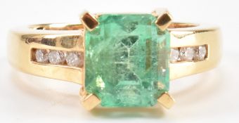 HALLMARKED 18CT GOLD EMERALD & DIAMOND RING