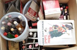 LARGE COLLECTION OF ASSORTED ALCOHOL MINIATURES
