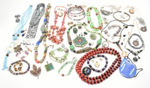 COLLECTION OF VINTAGE COSTUME JEWELLERY