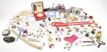 COLLECTION OF VINTAGE & MODERN COSTUME JEWELLERY