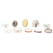 COLLECTION OF SILVER & WHITE METAL RINGS