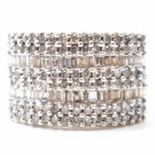 HALLMARKED 9CT GOLD & DIAMOND CLUSTER RING