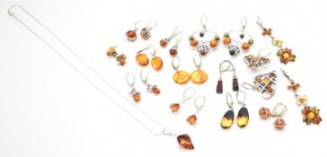 COLLECTION OF 925 SILVER & WHITE METAL JEWELLERY